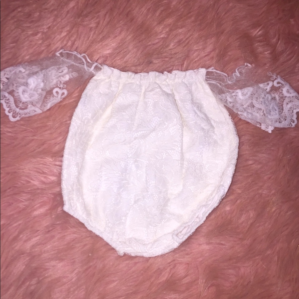 White lace bubble